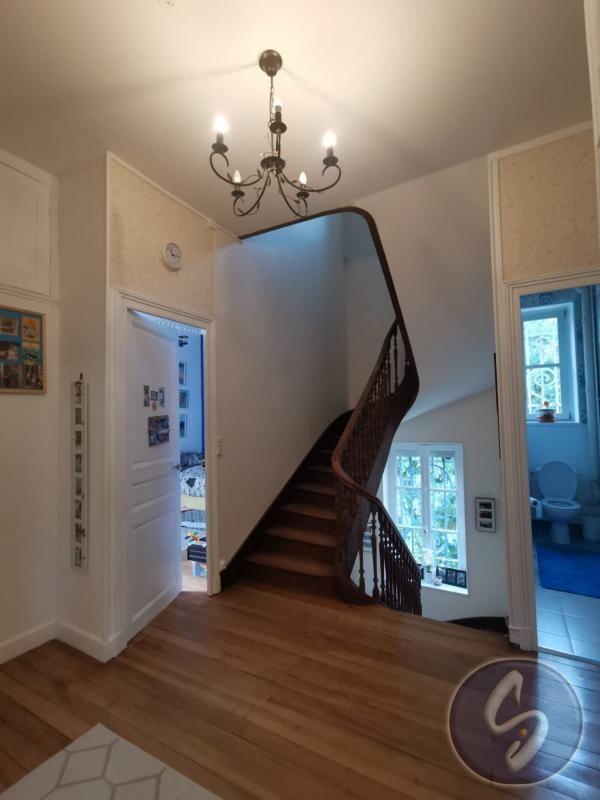 Maison - 177 m² - 8 pièces