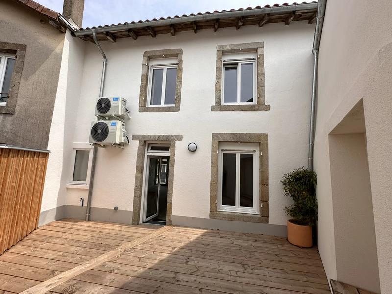 Maison - 93 m² - 4 pièces