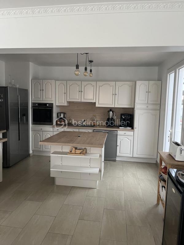 Maison traditionnelle - 140 m² - 7 pièces