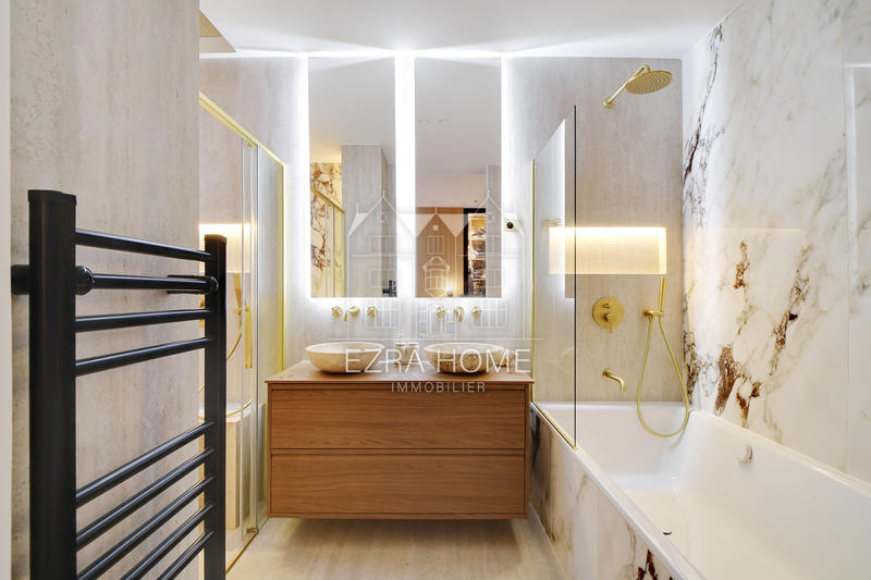 Appartement - 180 m² - 6 pièces