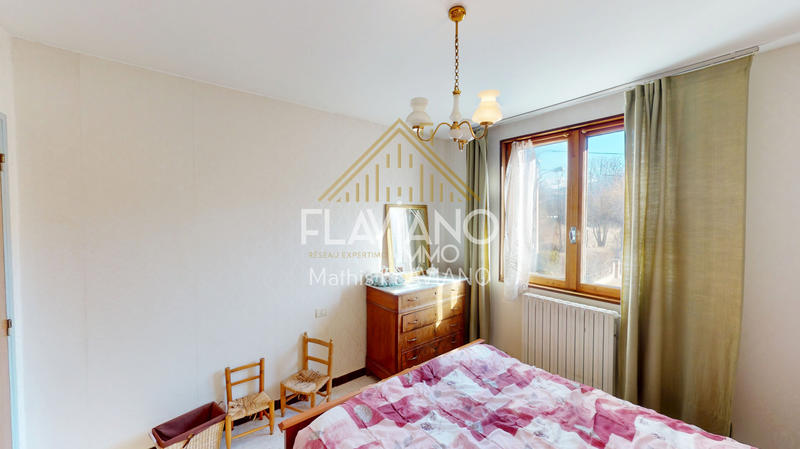 Maison - 234 m² - 11 pièces