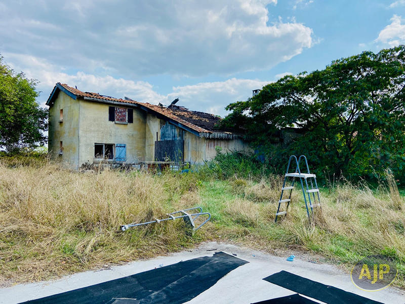 Maison - 217 m² - 7 pièces