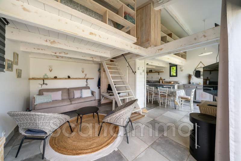 Maison - 220 m² - 5 pièces