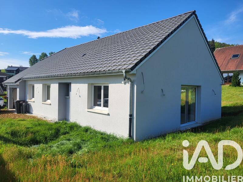 Maison - 99 m² - 4 pièces