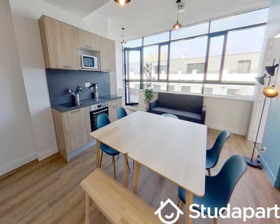 Chambre - 85 m² - 1 pièce