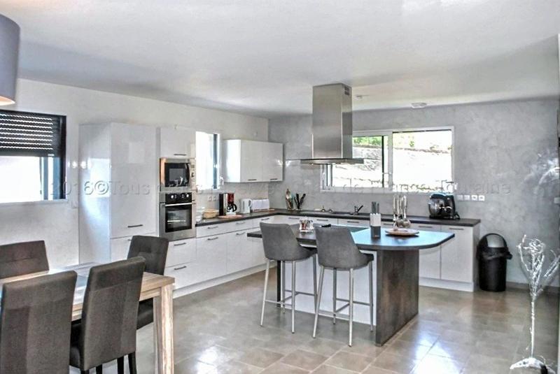 Maison - 211 m² - 8 pièces