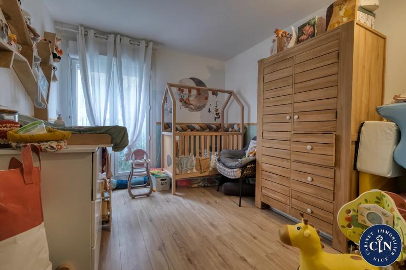 Appartement - 77 m² - 4 pièces