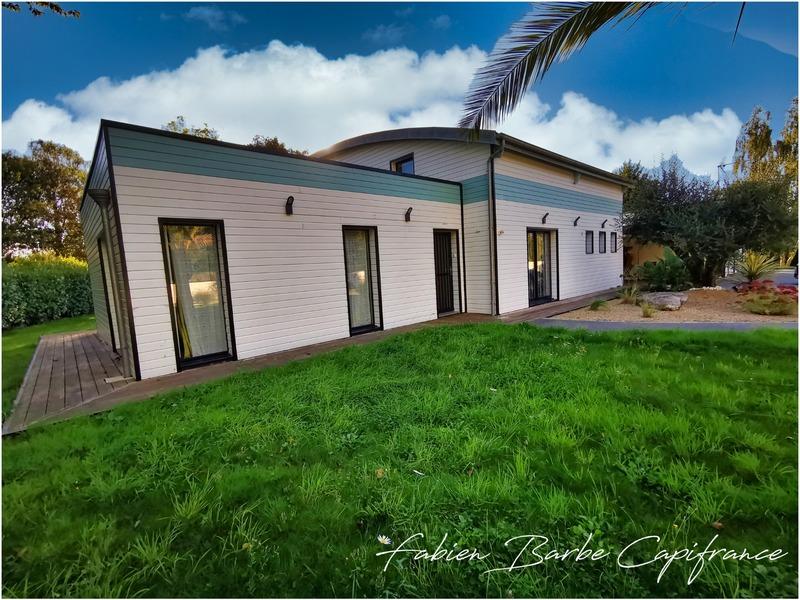 Maison - 180 m² - 10 pièces