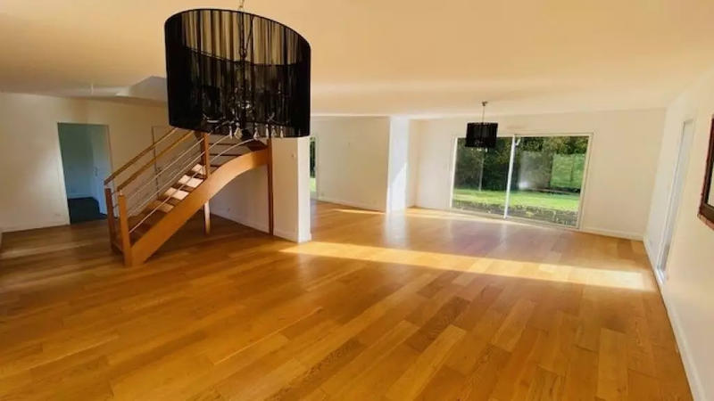 Maison - 195 m² - 8 pièces