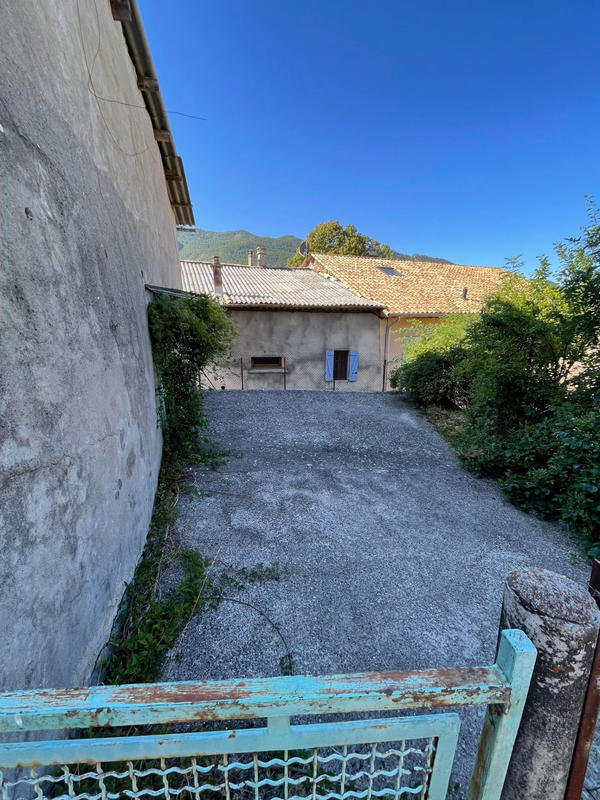 Maison de village - 105 m² - 10 pièces