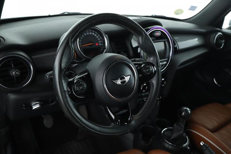 Mini Cabrio Mini Cabriolet Cooper d Finition Exquisite Bv6 116 ch