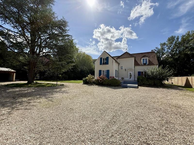 Maison - 184 m² - 7 pièces