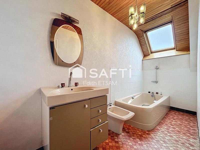 Maison - 121 m² - 6 pièces