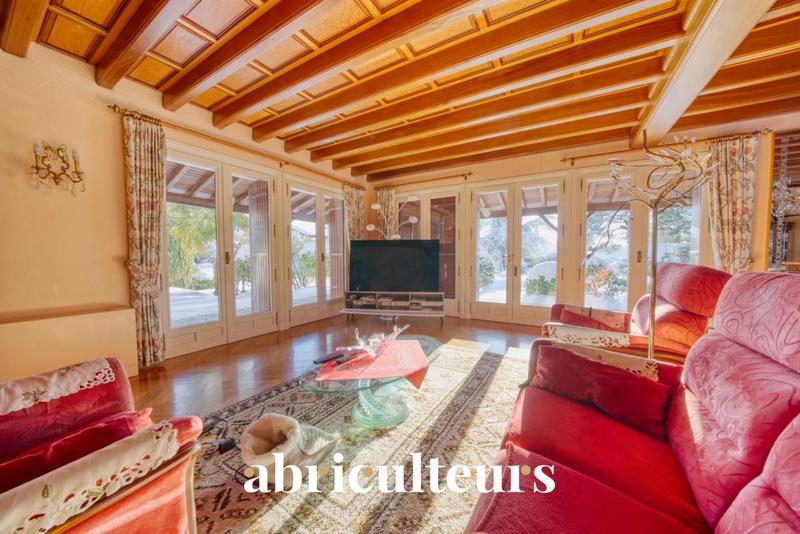 Maison ancienne - 600 m² - 11 pièces