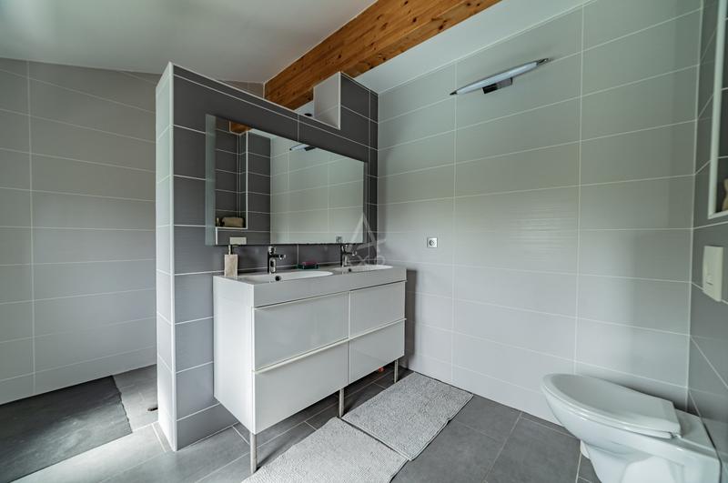 Maison contemporaine - 290 m² - 5 pièces