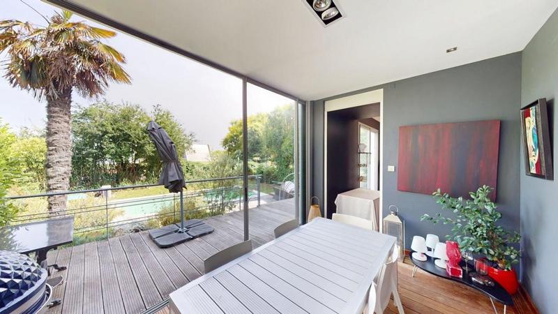 Maison - 208 m² - 6 pièces