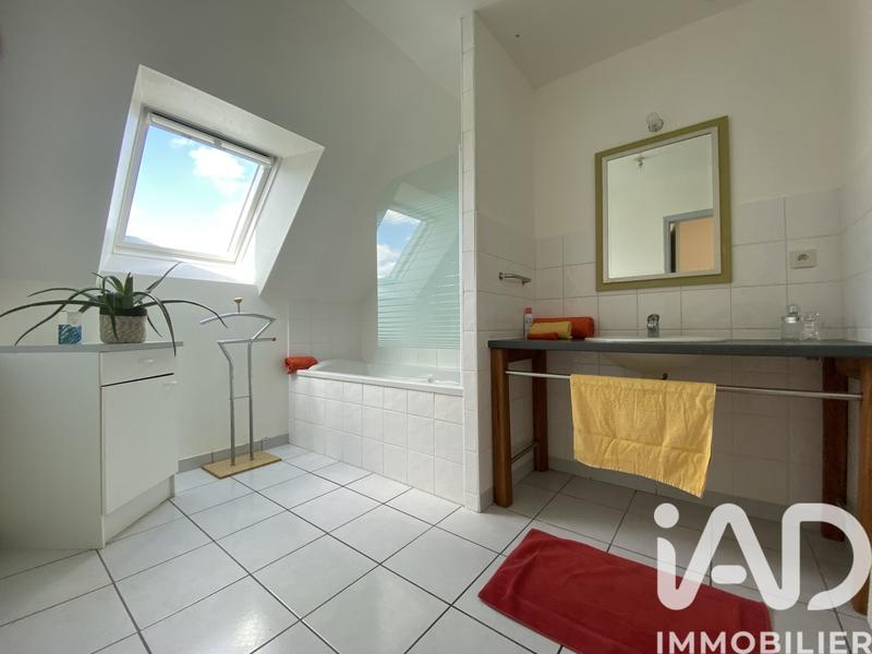 Maison - 104 m² - 5 pièces
