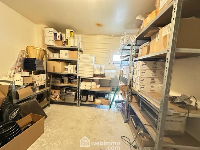 Local commercial - 372 m² - 8 pièces