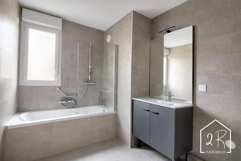 Appartement - 86 m² - 4 pièces