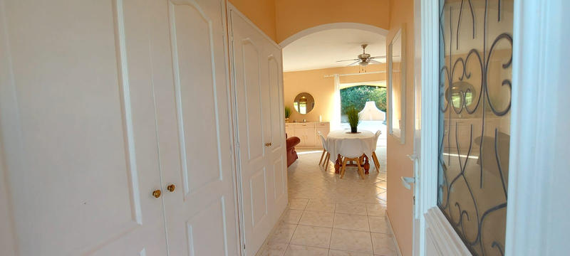 Villa - 223 m² - 6 pièces