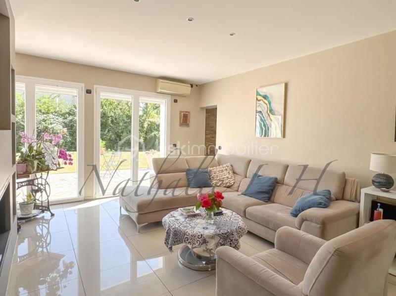 Pavillon - 224 m² - 6 pièces