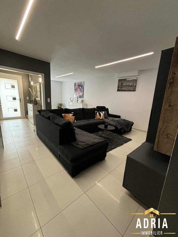 Maison - 206 m² - 7 pièces