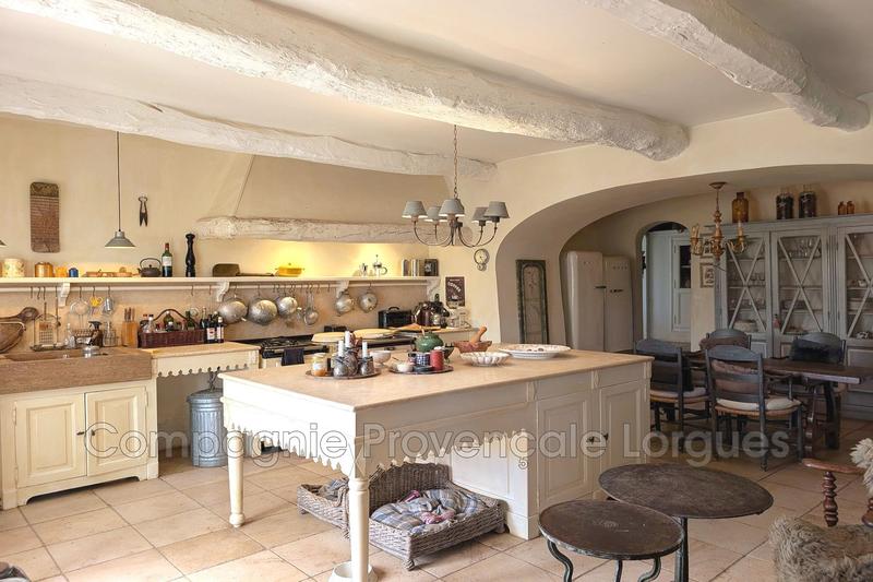 Maison - 499 m² - 8 pièces