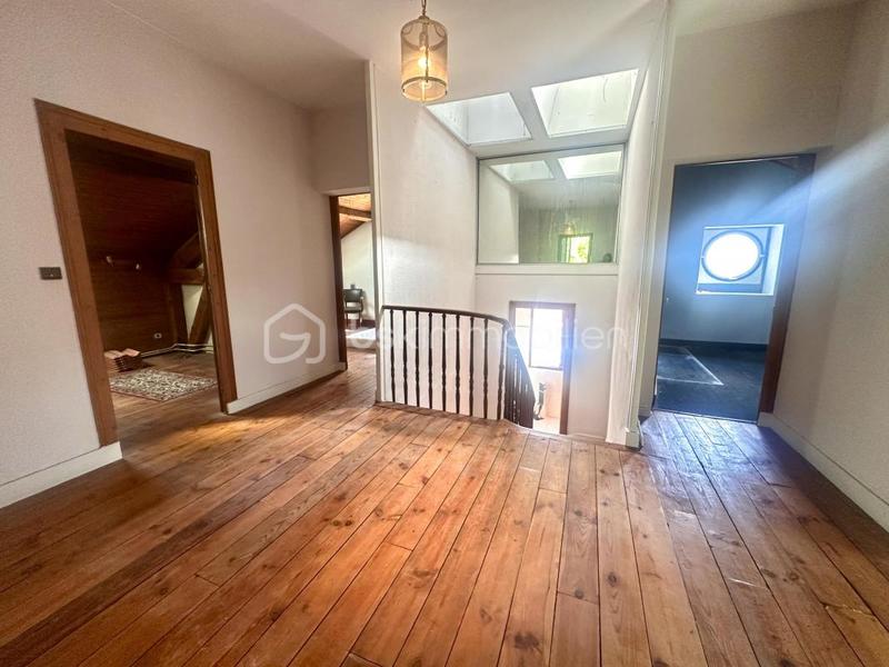 Demeure - 298 m² - 12 pièces