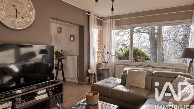 Maison - 233 m² - 7 pièces