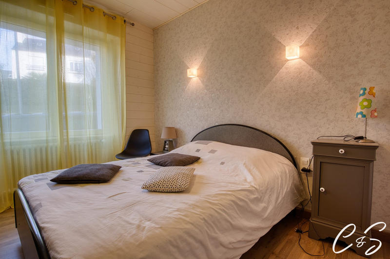 Maison - 181 m² - 6 pièces