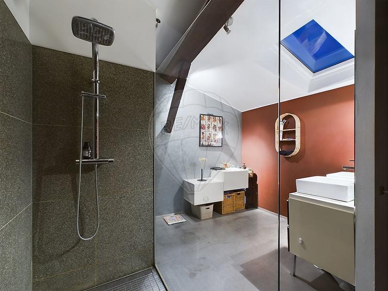 Maison - 230 m² - 8 pièces