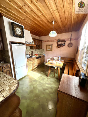 Maison - 180 m² - 7 pièces