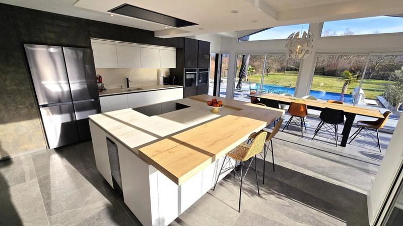 Villa - 437 m² - 14 pièces