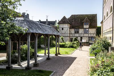 Visite de Pont-l'Évêque et dégustation de fromage