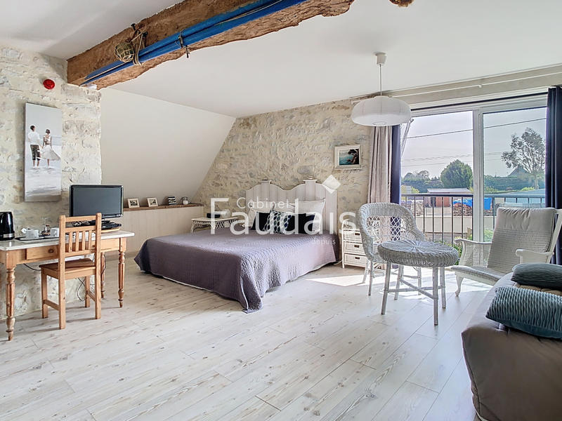 Maison - 415 m² - 16 pièces