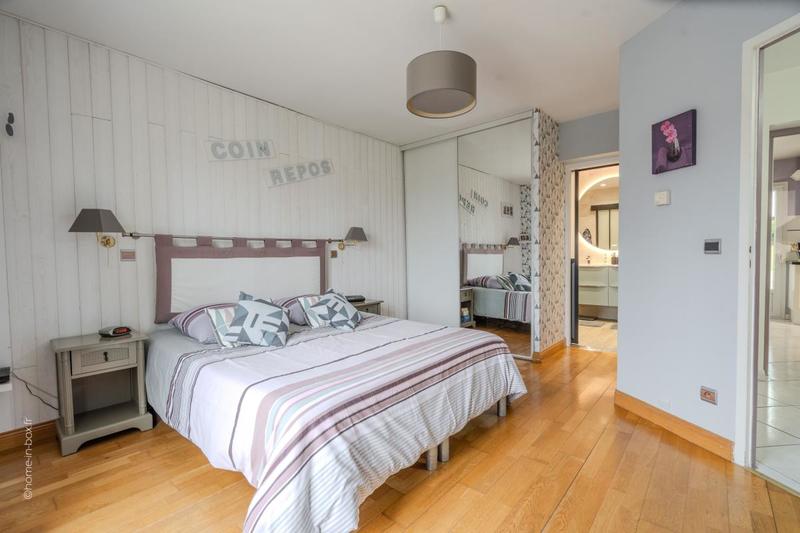 Maison - 181 m² - 8 pièces