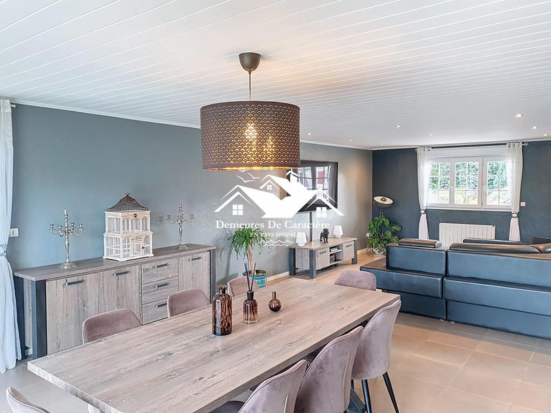 Maison - 250 m² - 8 pièces