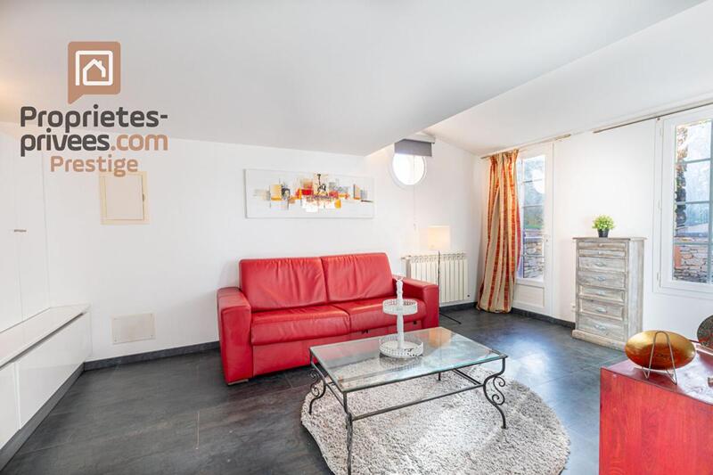 Maison - 305 m² - 10 pièces