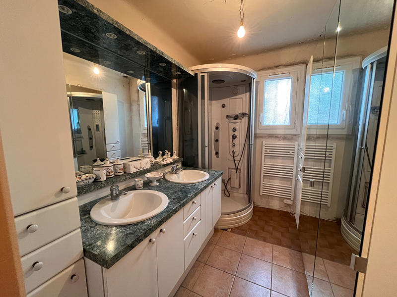 Villa - 216 m² - 8 pièces