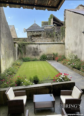 Maison - 196 m² - 6 pièces