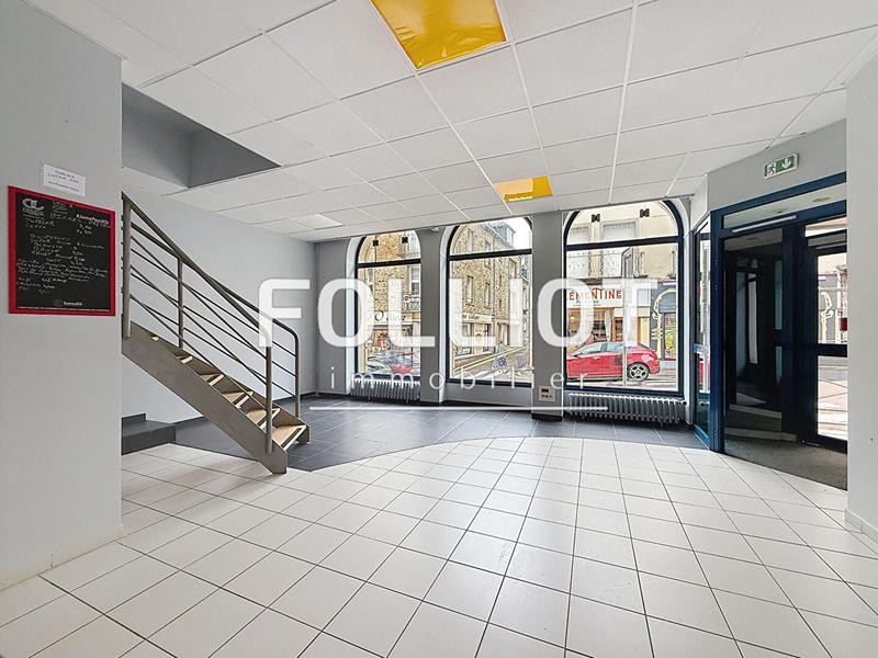 Local commercial - 120 m² - 6 pièces