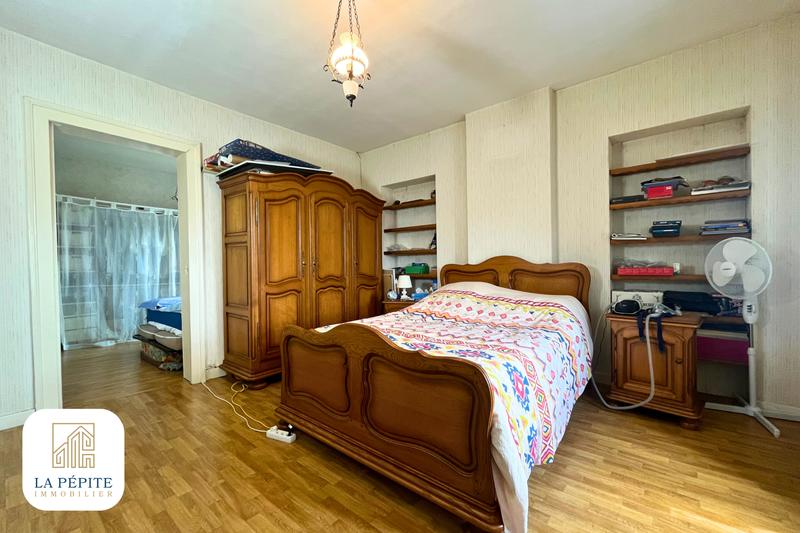 Maison - 97 m² - 7 pièces