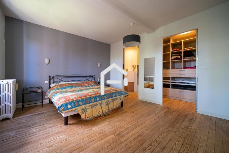 Maison - 250 m² - 7 pièces