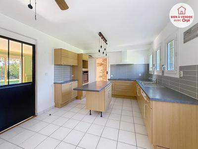 Maison - 143 m² - 8 pièces