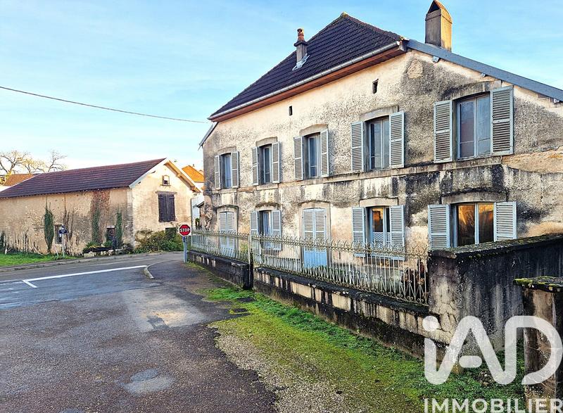 Maison de village - 202 m² - 9 pièces