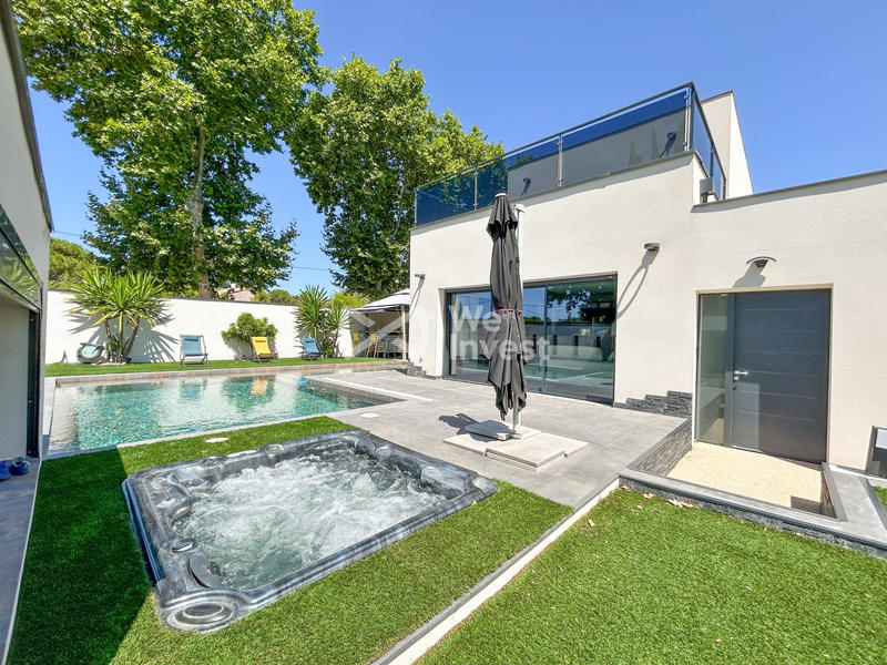 Villa - 220 m² - 5 pièces