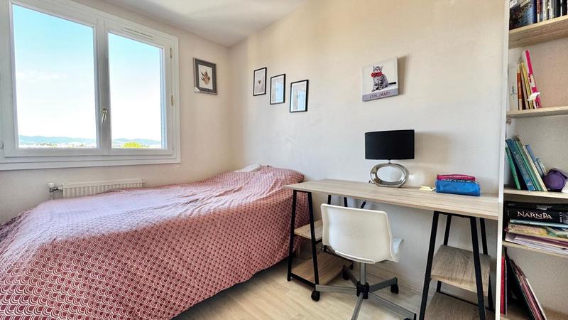 Appartement - 84 m² - 5 pièces