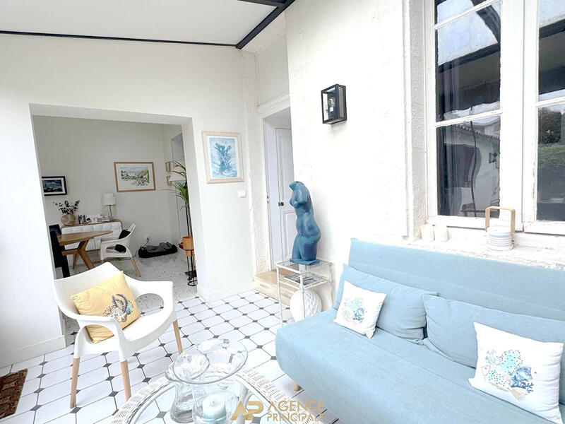 Maison - 181 m² - 8 pièces