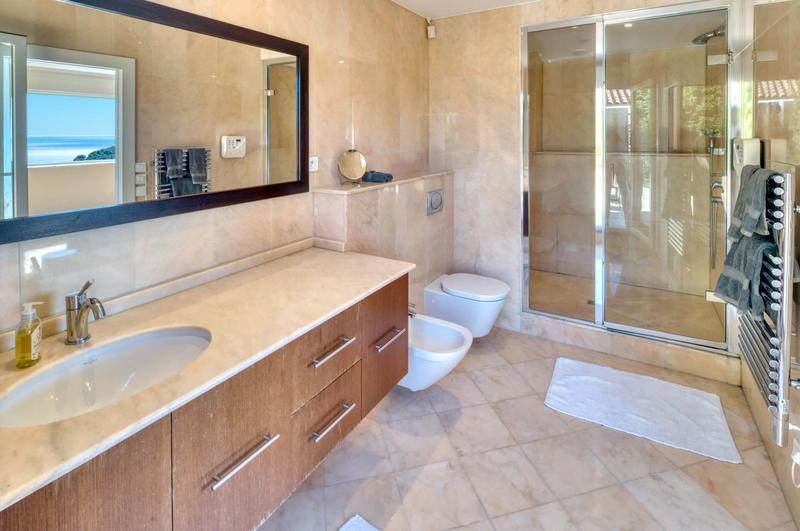 Appartement villa - 108 m² - 4 pièces