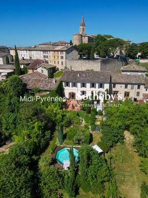 Maison de ville - 336 m² - 10 pièces